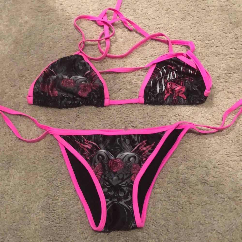 Hustler bikini